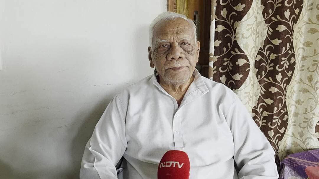 पत्थलगांव: पत्थलगांव के MLA गोमती साय द्वारा जिला बनाने की बात पर पूर्व MLA ने दी प्रतिक्रिया, कहा- घोषणा की हो तो वादा निभाए