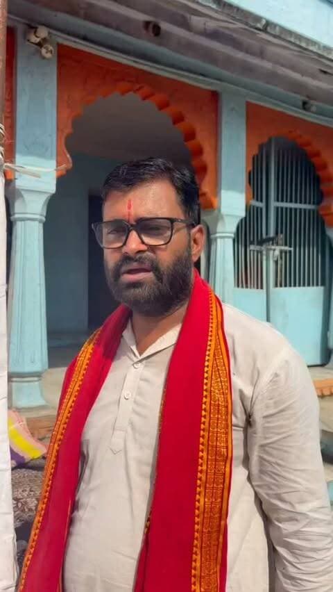 🌳 बरगद के पेड़ कटने से आहत बेटे ने उठाया बड़ा कदम!
चित्तौड़गढ़ के पांडोली गांव में बरगद के पेड़ काटे जाने के विरोध में पंकज मुरोटिया ने अन्न-जल त्यागकर अपना विरोध जताया। पेड़ बचाने की मांग को लेकर उनका यह कदम चर्चा में बना हुआ है।
