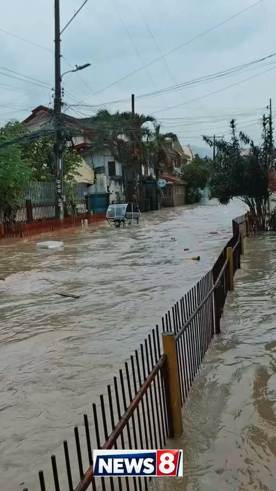 यात्री की तलाश में भटक रहा बग़ैर ड्राइवर के ई रिक्शा,,वीडियो हुई वायरल,, #वायरल
