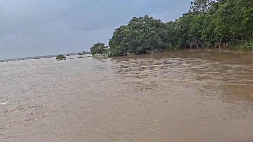 ଭୟଙ୍କର ରୂପ ଧାରଣ କରୁଛି ସୁବର୍ଣ୍ଣରେଖା ଆଜି ରାତିରେ ସବୁ ବୁଡି ଯିବ
