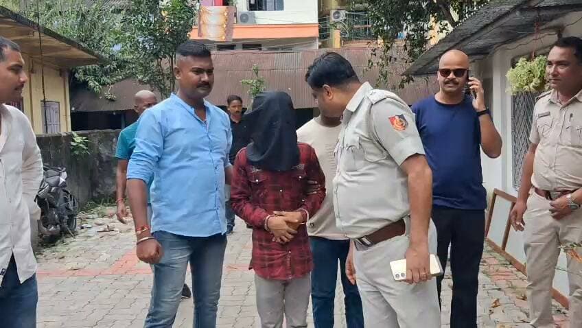 #জলপাইগুড়িতে খু''নের পর টাকা লুট, তারপর পলায়ন! সিসিটিভির সূত্র ধরে মুর্শিদাবাদ থেকে পুলিশের জালে বেকারি কর্মী