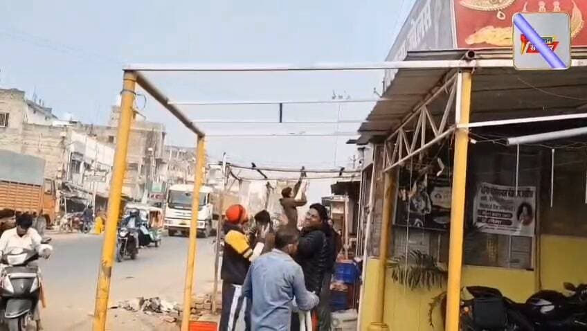 सूर्यगढ़ा बाजार में NHAI का ‘24 घंटे’ वाला अल्टीमेटम! "नोटिस"अतिक्रमणकारियों में हड़कंप, क्या अब बदलेगा बाजार का नजारा?
#lalhisarai #सूर्यगढ़ा #NHAI
