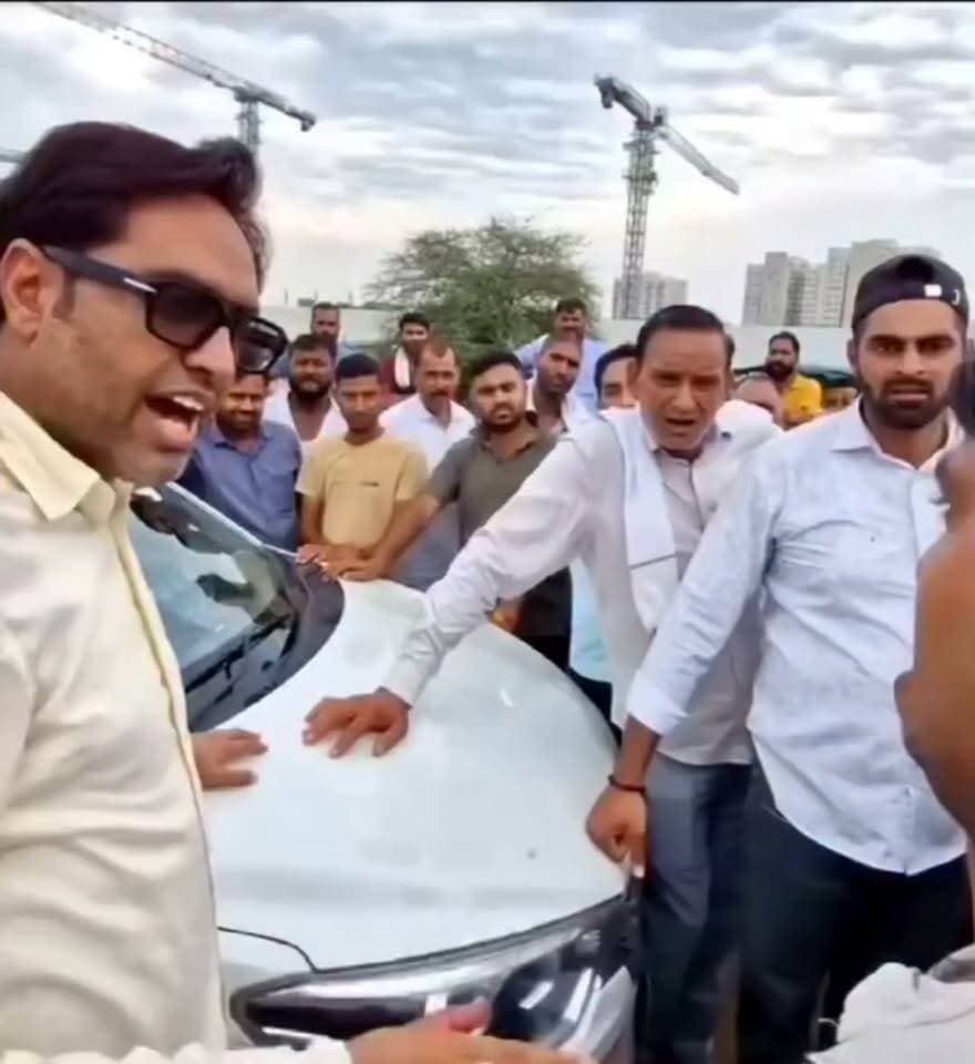 डीटीपी अधिकारी आर एस भाट से युवक को बहस करना पड़ा भारी ।
#DTPRSBATH #Bahas #ViralVideo #PublicIssue #NewsGurugram