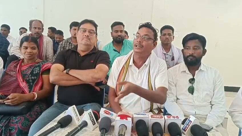 ପଡ଼ିଆରେ ବିଜେଡିର ସାମ୍ବାଦିକ ସମ୍ମିଳନୀ,ବିଧାୟକଙ୍କ ପ୍ରତିନିଧିଙ୍କ ନାମରେ ଗୁରୁତର ଅଭିଯୋଗ ଆଣିଲା ବିଜେଡି #Malkangiri #Bjd #Bjdodisha #National24
