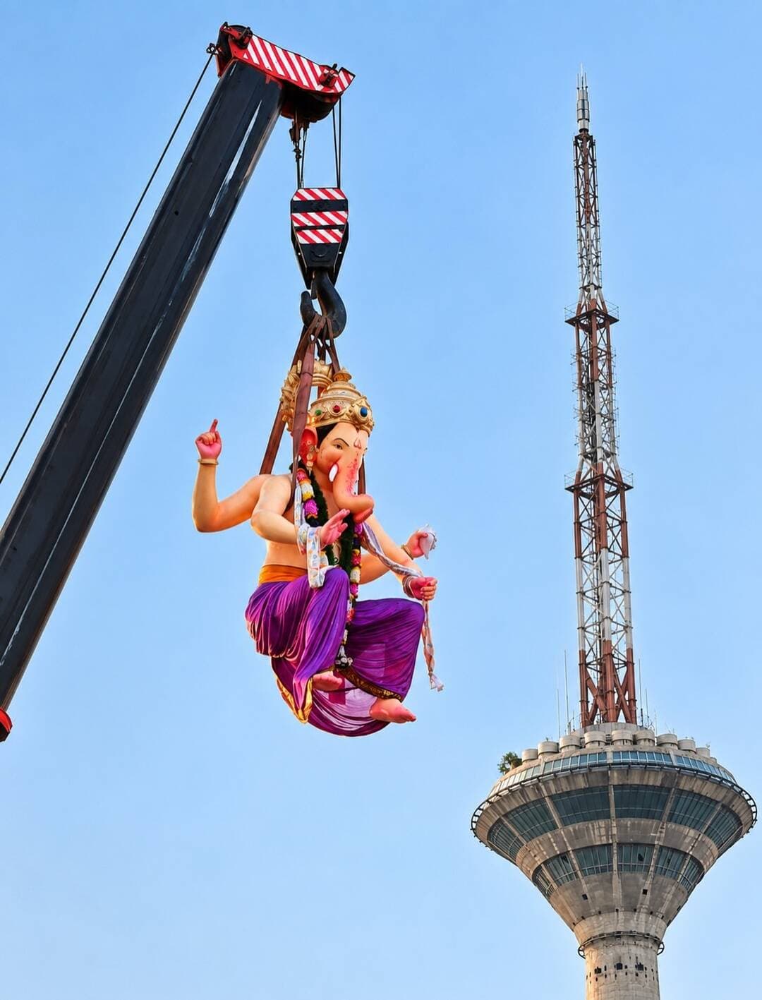 Bappa Etne Jaldi Ku Chale Gae Aap 🥺
Ganpati Bappa Maurya 🚩
Follow :- @from_prayagraj_
#ganpatibappamorya #delhi #lalbaughcharaja #fromprayagraj