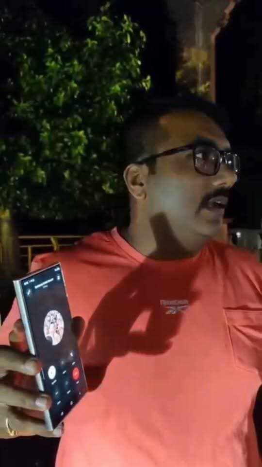 स्पेन के सांसद रवि किशन और गोरखपुर के पार्षद से तीखी नोंकझोंक...! आप भी वीडियो देखिए...