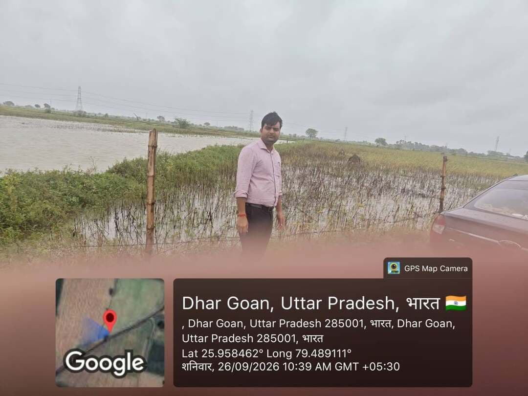 उरई: डकोर क्षेत्र में बारिश से गिरे कच्चे मकानों का प्रशासन ने किया सर्वे, पीड़ितों को बांटे लंच पैकेट
समस्त तहसील क्षेत्र में उपजिलाधिकारी, तहसील दार, नायब तहसीलदार के साथ सभी राजस्व अधिकारियों द्वारा ब्लॉक क्षेत्र के ज्यादा से ज्यादा गांवों का भ्रमण किया,
जमीन पर जा कर स्थिति को देख कर दिए कार्रवाई के आदेश