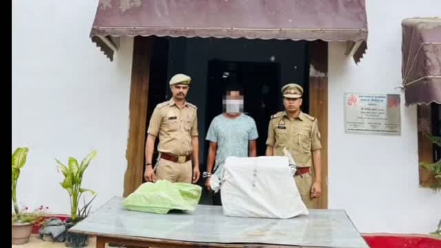 #अलीगढ़#टप्पल पुलिस ने चोरी के इन्वर्टर-बैट्री समेत आरोपी को किया गिरफ्तार