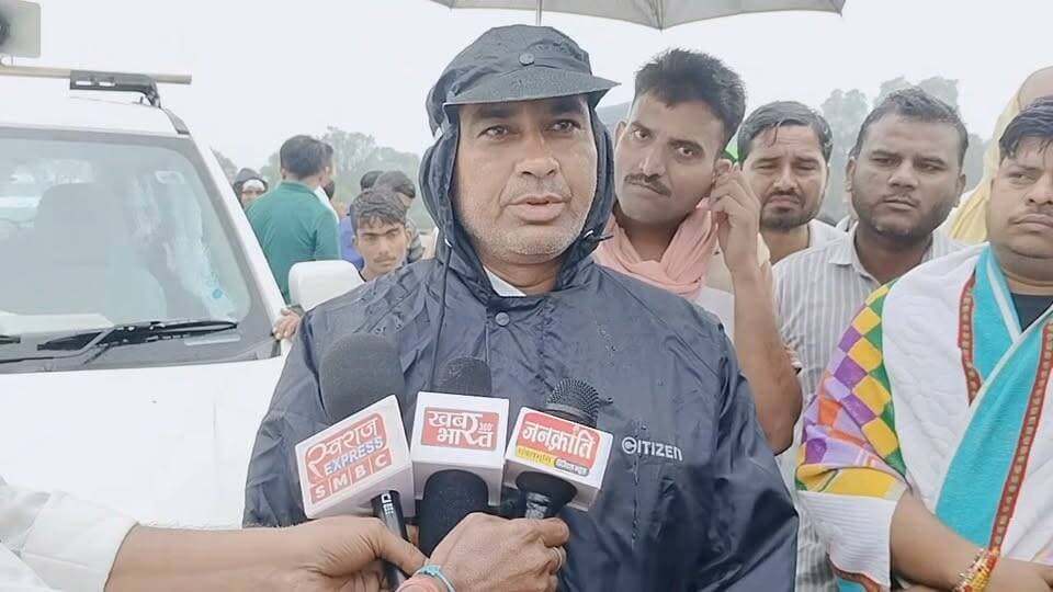 Bhind : उमरी थाना क्षेत्र के कनावर गांव में हुई दुखद घटना को लेकर आज दूसरे दिन भी लगातार जारी रेस्क्यू ऑपरेशन क्या बोले अधिकारी देख रिपोर्ट #BreakingNews #BhindNews #bhind #bignews #भिंड #fbreels