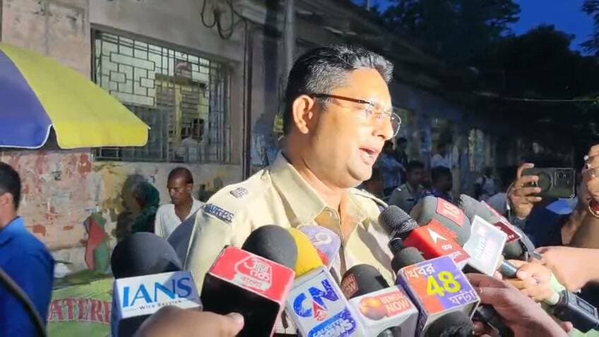 আইনজীবীর ওপরে হামলার ঘটনায় কি জানলেন অতিরিক্ত পুলিশ সুপার অতীশ বিশ্বাস