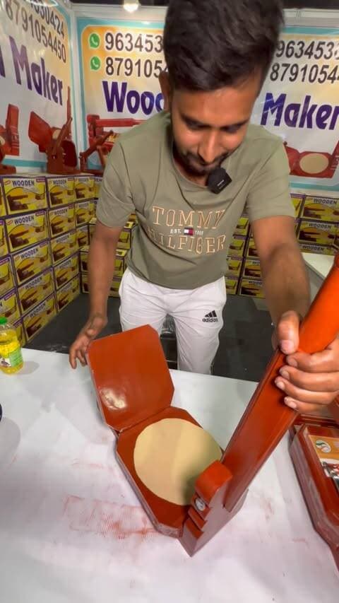 Wooden Roti Maker
#kitchenware #kitchensofinstagram #kitchengadget #rotimachine #foodreels
