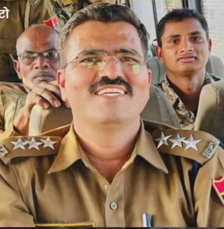ACB की टीम बालोतरा से एडिशनल एसपी मुकेश कुमार सोनी को लेकर दो बजे पहुंचेगी उदयपुर।
Rajasthan Police Barmer Police Balotra Police