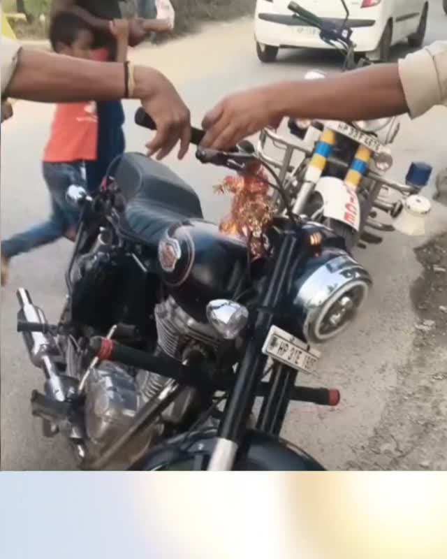 मंडी पुलिस की मोडिफाइड दोपहिया वाहनों पर सख्ती
मोडिफाइड दोपहिया वाहनों पर धनोटू पुलिस की सख्ती, नियम तोड़ने वालों के काटे चालान
मोडिफाइड साइलेंसर, तेज आवाज वाले हॉर्न और गलत नंबर प्लेट पर कार्रवाई, फोरलेन पर गलत दिशा में वाहन चलाने वालों पर भी शिकंजा
