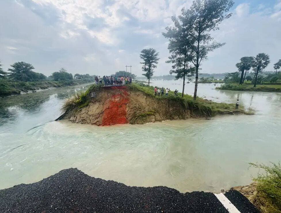 मुजफ्फरपुर में तिरहुत नहर का तटबंध टूटा, 5 एकड़ खेत डूबे; विधायक ने जताई साजिश की आशंका
पूरी खबर कमेंट बॉक्स में पढ़ें
