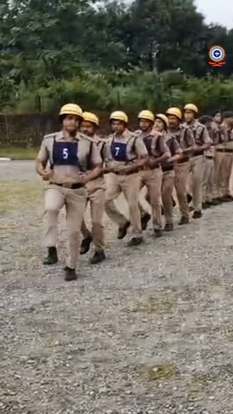 🔥 कर्तव्य, कुशलता और समर्पण! 🚒🚒
धोरणखास में प्रचलित लीडिंग फायरमैन एवं फायर स्टेशन सेकंड ऑफिसर पदोन्नति प्रशिक्षण के दौरान प्रशिक्षुओं को होज ड्रिल का गहन व्यावहारिक अभ्यास कराया गया।
आपदा एवं आगजनी की स्थितियों में तुरंत प्रतिक्रिया देने, त्वरित समन्वय और तकनीक के सही उपयोग के लिए यह अभ्यास अत्यंत महत्वपूर्ण है। प्रशिक्षुओं ने पूरी निष्ठा और उत्साह के साथ इस अभ्यास सत्र को पूरा किया! 💪🔥
#FireSafety #Training #FireService #SafetyFirst #PublicSafety uttarakhandfireservice