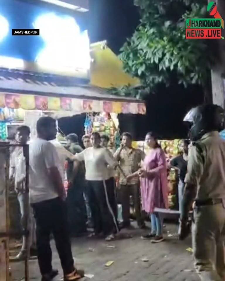 जमशेदपुर में सुरक्षा व्यवस्था कड़ी: एसएसपी के निर्देश पर देर रात बिष्टुपुर पुलिस ने संवेदनशील इलाकों में की गश्ती !