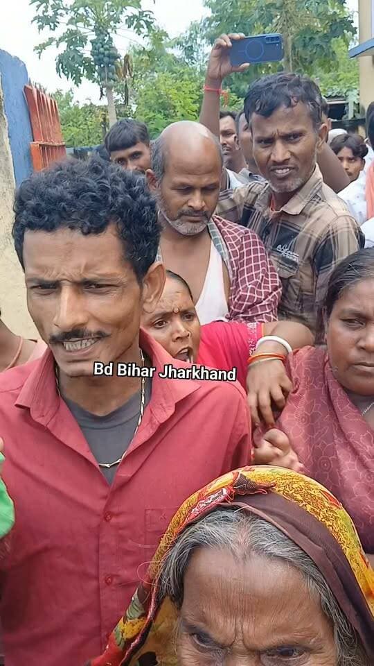 दीघौरा पंचायत में PM आवास में नाम नहीं आने पर ग्रामीण काट रहे बवाल! #bdbiharjharkhand