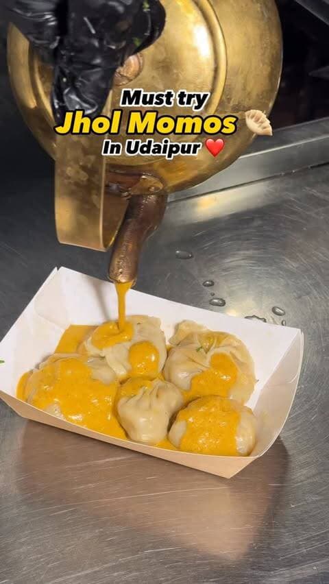 Jhol momos in just 99/- in Udaipur at @themomobuddies.udaipur ❤️
Must try - Afgani momos
Jhol momos
Kurkure corn cheese momos
Steam Soya Momos