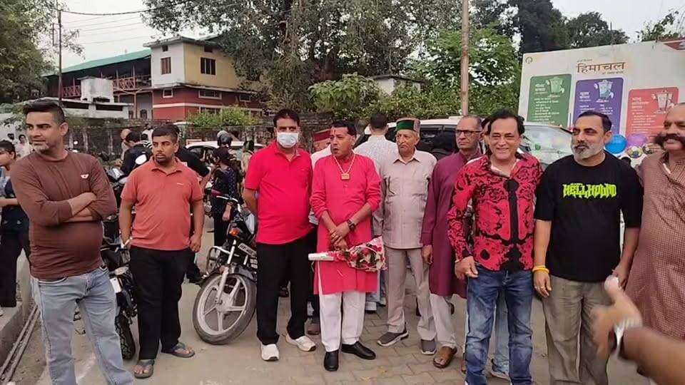 देहरा जय बाबा कांजुपीर दंगल शुरू
#देहरा #kangra #कांगड़
देहरा में विशाल जय बाबा कांजूपीर दंगल शुरू, 12वें मेले में देश-विदेश के नामी पहलवान पहुंचे