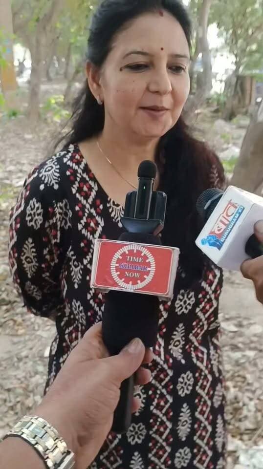गुरुग्राम के भाजपा नेता और अधिकारियों के द्वारा जनता की मुलभूत समस्याओं का समाधान ना होने के कारण गुरुग्राम की जनता में दिखा रोष।
क्या गुरुग्राम के नेता और अधिकारी गुरुग्राम की जनता की मूलभूत सुविधाओं का समाधान ना करके भाजपा और मोदी जी की छवि गुरुग्राम की जनता की नजरों में कर रहे हैं खराब? #gurgaon #bjp #Congress #public