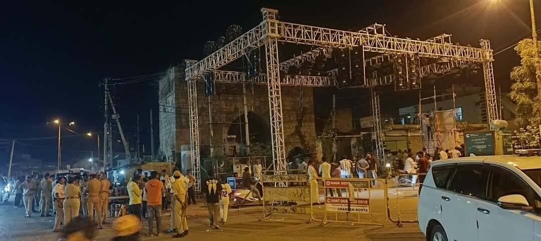ಯಾದಗಿರಿ || 14 ನೇ ದಿನದ ಬೃಹತ್ ವಿಸರ್ಜನಾ ಭವ್ಯ ಶೋಭಾಯಾತ್ರೆ ಭರದಿಂದ ಸಾಗಿದ ಸಿದ್ದತೆ
ಯಾದಗಿರಿ ||
ಗಜಾನನ ತರುಣ ಸಂಘ
ವಾಲ್ಮೀಕಿ ನಗರದ
ಹೀರೆ ಅಗಸಿ ಕಾ ರಾಜ
ಬೃಹತ್ ವಿಸರ್ಜನಾ ಭವ್ಯ ಶೋಭಾಯಾತ್ರೆ ಭರದಿಂದ ಸಾಗಿದ ಸಿದ್ದತೆ 14 ನೇ ದಿನದ ಬೃಹತ್ ವಿಸರ್ಜನಾ ಭವ್ಯ ಶೋಭಾಯಾತ್ರೆ ಭರದಿಂದ ಸಾಗಿದ ಸಿದ್ದತೆ