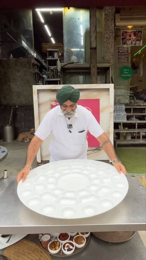 Worlds Biggest Revolving Thali in just 1699₹ 😍
15 min Mai khaao aur thali FREE FREE FREE 💪😉
Tag karo apne bhukkad friends ko 🫶🫰
📍Aap sabko already pata hai !!
#viralreels #viralvideos #delhifoodie #vegetarian #delhistreetfood