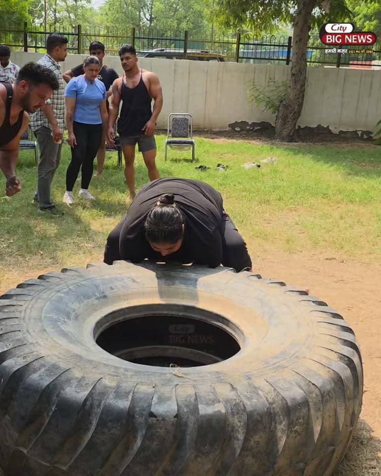 250kg+ का टायर उठा कर सोनीपत की लड़की ने जीते 21000
.
.
.
#hisar #virals #haryana #news #trending