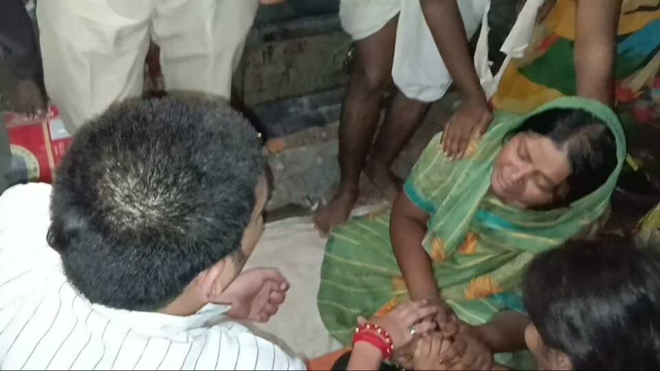 मोकामा/मरांची राम प्रवेश सिंह हत्याकांड में पीड़ित परिवार को आर्थिक सहयोग करने पहुंचे पूर्व सांसद सूरजभान सिंह के सुपुत्र अमितोष...
#Mokama #Patna #BreakingNews #रामप्रवेशसिंहहत्याकांड #सुरजभानसिंह