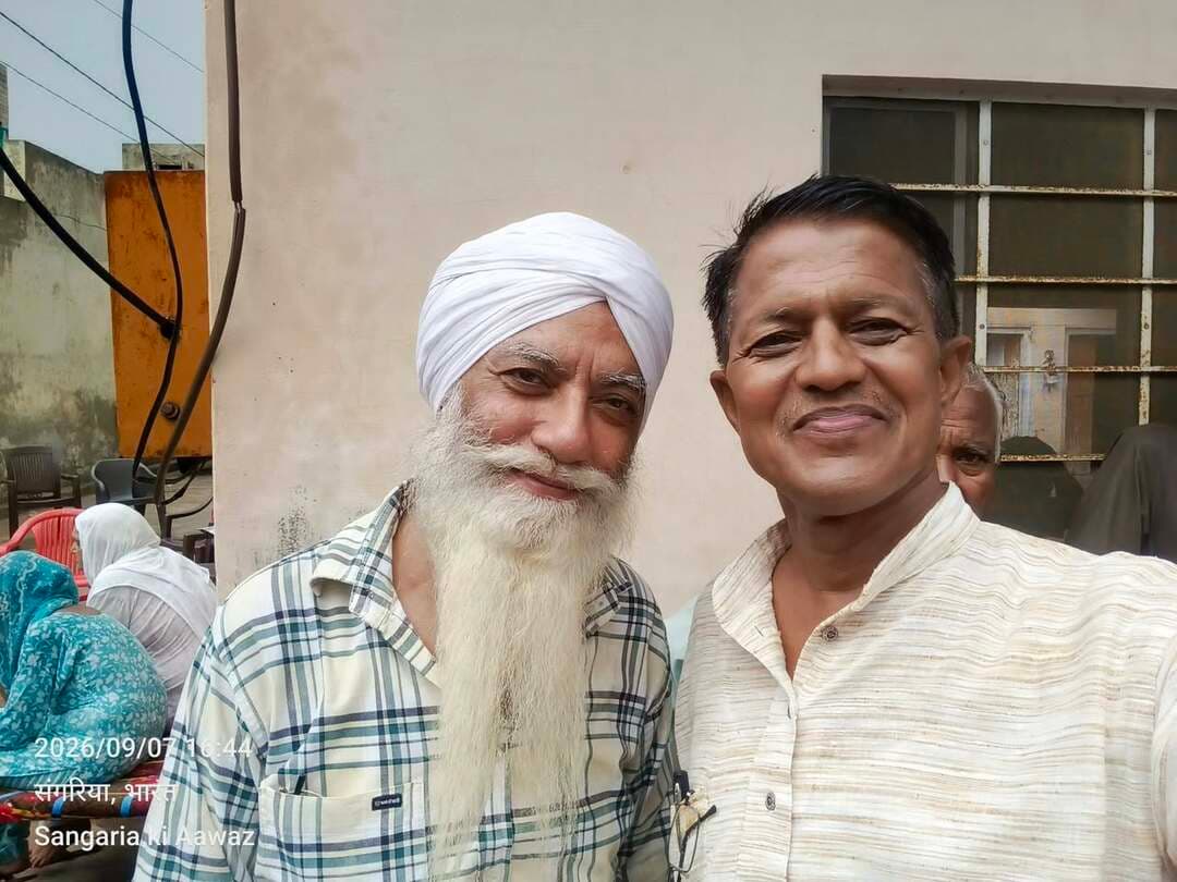 #जिंदगी_के_हसीन_पल
नगर पालिका चुनाव की भागम भाग में कुछ तस्वीरें अपनों के साथ
Vijay Singh Beniwal
संगरिया की आवाज़।