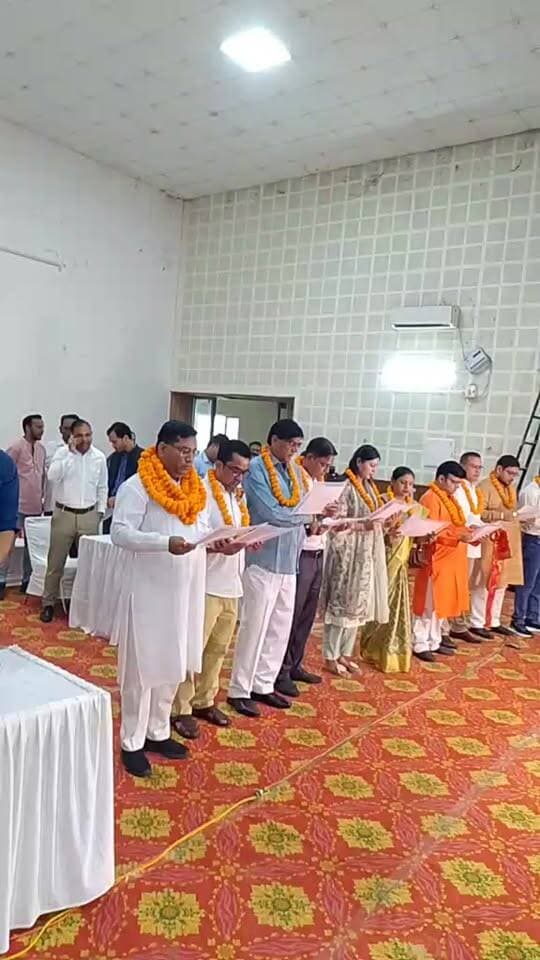 #Haridwar : हरिद्वार नगर निगम के 12 नामित पार्षदों का शपथ ग्रहण समारोह : देखें वीडियो