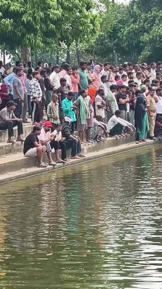 करहा बाजार निवासी अनिल मद्धेशिया की गुरादरी मठ पर बने सरोवर में डूबा ... लगभग 2 घण्टे से सरोवर में अनिल की तलाश जारी .....