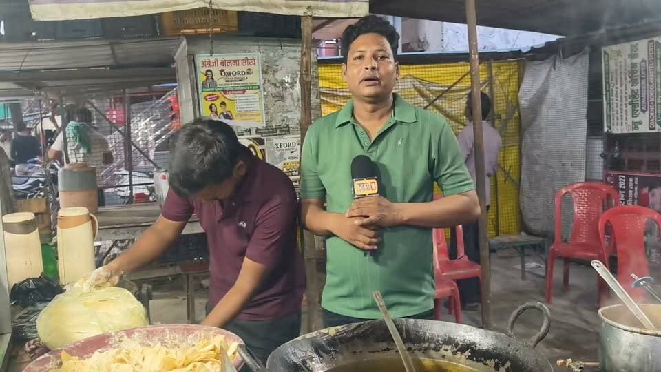 मऊ के आशीष राणा दिन में करते हैं गवर्नमेंट जॉब की तैयारी, शाम को बेचते हैं चाय
https://hindi.news18.com/news/uttar-pradesh/mau-meet-ashish-rana-prepares-government-job-during-day-sells-tea-evening-local18-ws-l-10869240.