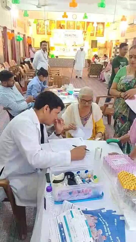 #Haridwar : शहीद भगत सिंह जयंती के अवसर पर एंटी करप्शन फाउंडेशन ऑफ़ इंडिया द्वारा हेल्थ कैंप और ब्लड डोनेशन कैंप का आयोजन : देखें वीडियो
Haridwar Stambh Vasudev