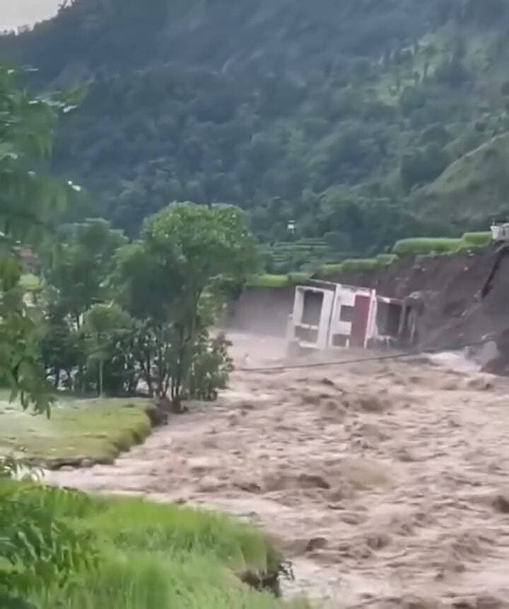 नेपाल में भारी बारिश से बाढ़-भूस्खलन, अब तक 21 लोगों की मौत