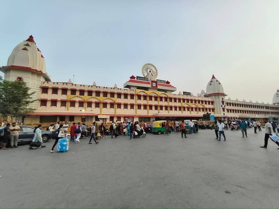 त्योहार पर घर जाने के लिए कंफर्म टिकट को चली वाराणसी से चंडीगढ़ स्पेशल ट्रेन | Namostute Kashi
Follow for more Varanasi Updates Namostute Kashi
#NewTrain #TrainNews #TrainInformation #NamostuteKashi #specialtrain #Diwalispecialtrain #Varanasi #VaranasiChandigarh #Chandigarh