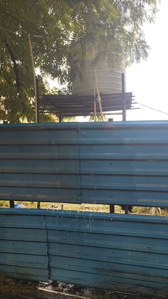 लखनऊ - बड़ी लापरवाही 💧😡
नवनिर्मित PGI बिल्डिंग में पानी की बर्बादी का LIVE वीडियो.....!!
👉 नवनिर्मित PGI बिल्डिंग में टंकी ओवरफ्लो होने से हजारों लीटर पानी बहकर बर्बाद हो रहा है।
👉 टंकी भरने के बाद मोटर बंद नहीं की गई, पानी लगातार सड़क पर बह रहा है।
👉 एक तरफ जल संकट की बात होती है, दूसरी तरफ सरकारी बिल्डिंग में इस तरह की लापरवाही।
जल है तो कल है, कृपया पानी बर्बाद न करें 🙏
#SaveWater #Lucknow #PGI #WaterWastage #ViralVideo #DDMNews
रिपोर्ट - DDM NEWS
