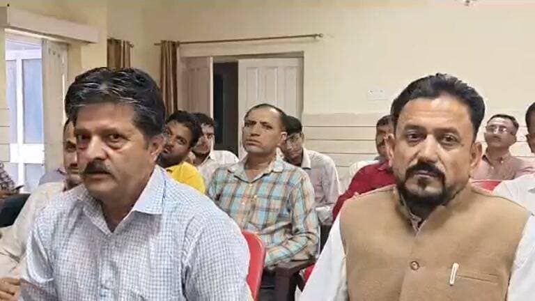 क्या दो धड़े में बंटता दिख रहा दून पहाड़ी संगठन, दूसरे पक्ष की प्रेस वार्ता