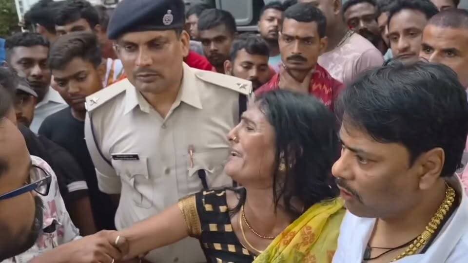 बेगूसराय मे मुरलीटोल के पास छात्र की दर्द*नाक मौ*त, NH-28 रहा 3 घंटे जाम। मूली टोल से जीरो माइल तक गड्ढों का ‘सफर’, सुरो में 15 वर्षीय छात्र की ट्रक से कुच*लकर मौ*त