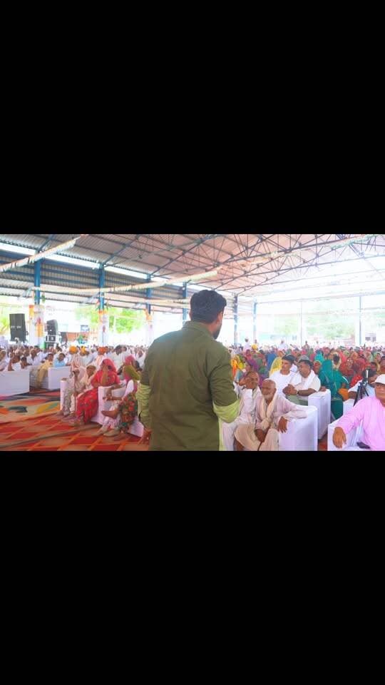 लोहारू में कांग्रेस का शक्ति प्रदर्शन! राजबीर फरटिया के नेतृत्व में उमड़ी हजारों की भीड़
#rajkumarpatoudinews #haryana #congress #rajbirfartia #deependerhooda