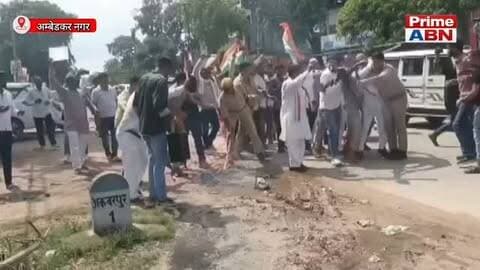 सड़कों पर उतरी कांग्रेस! चुनाव आयोग पर हमला, पुतला जलाकर दिखाया विरोध