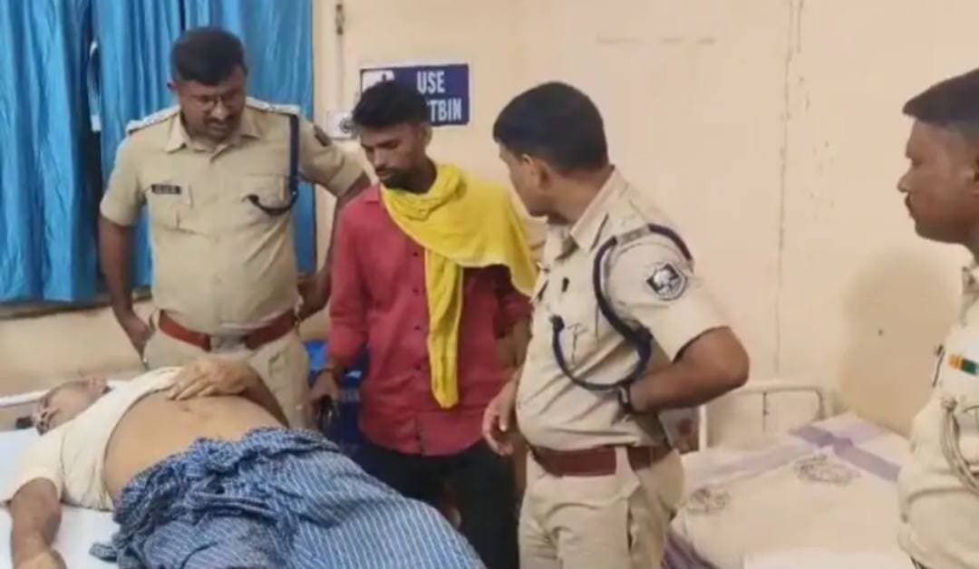 थूकने के विवाद में चली लाठियां, वृद्ध की मौत ..
खबर कमेंट बॉक्स में ..