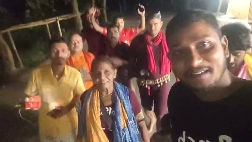 रेणु बन पहुंची भादो पूर्णिमा को जलाभिषेक करने देवघर, रास्ते में नीलकंठ महादेव सेवा समिति शिविर में हुआ स्वागत।