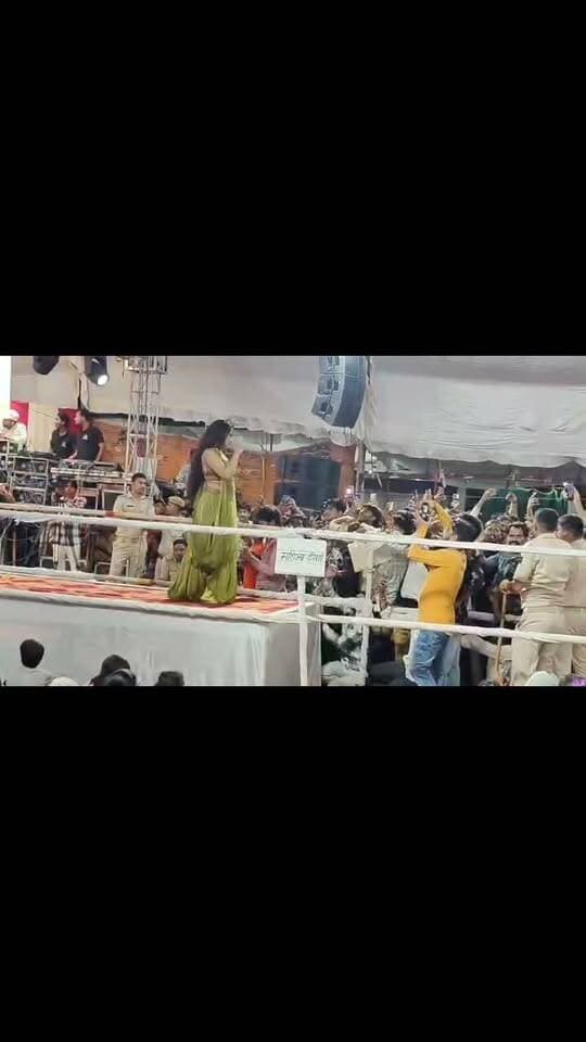 कमरिया लचके रे....... बारां नगरपरिषद जरा बचके रे....?
बारां नगरपरिषद द्वारा आयोजित बारां डोल मेला....
भाजपा जिलाध्यक्ष बारां शहर कांग्रेस बारां #बारांनगरपरिषद #बारां #बारांडोलमेला