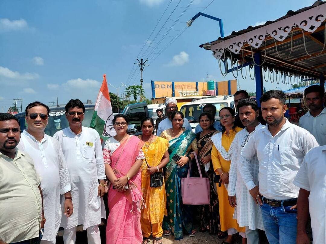 কংগ্রেসের মাইনোরিটি সেল এর ইসলামপুর বিধানসভার ব্লক সভাপতি ও জেলা সভাপতি নেতৃত্বে শতাধিক কংগ্রেস নেতৃত্ব রায়গঞ্জের উদ্দেশ্যে রওনা হলেন Khabar Today
