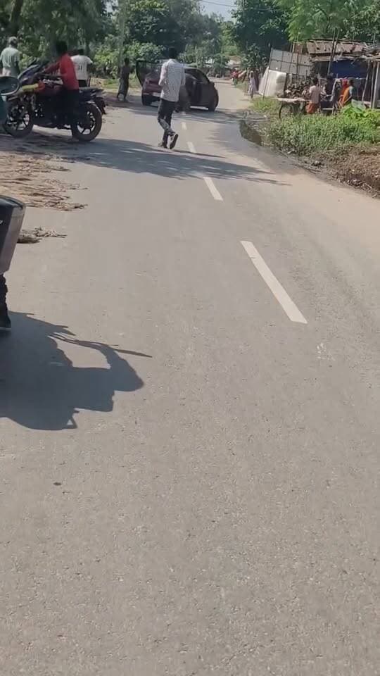 सुपौल में दिनदहाड़े दनादन गोलीबारी और युवक के अपहरण से सनसनी! बगले झाँकते रह गई Samrat Choudhary की Bihar Police!! सुपौल जिला के छातापुर प्रखंड अंतर्गत कला गोविंदपुर पंचायत, जीवछपुर थाना क्षेत्र में दिनदहाड़े युवक जीशान खान का अपहरण!