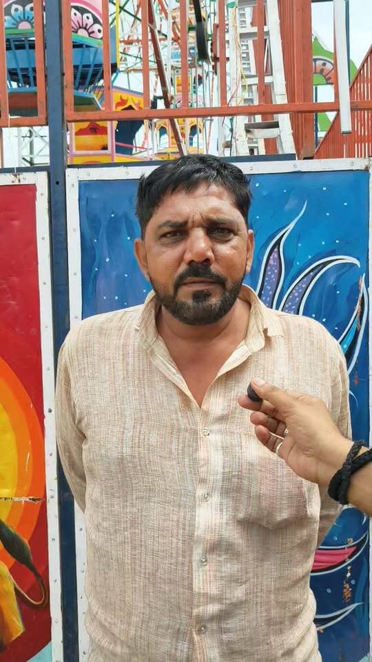 Chandausi गणेश मेले में झूला संचालक ने कहा हम नहीं चाहते मेला आगे बढ़े हो चुका है बहुत बड़ा नुकसान