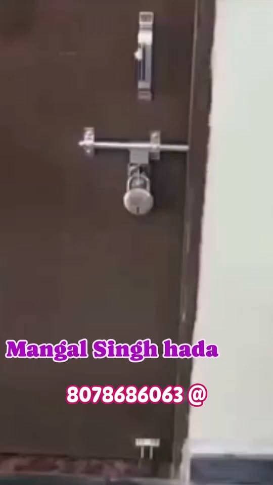 उपमहापौर पहुंचे अपने कमरे में, लेकिन गेट पर लटका था ताला! नगर निगम में नया बवाल? उपमहापौर के कमरे पर ही नहीं खुला ताला!