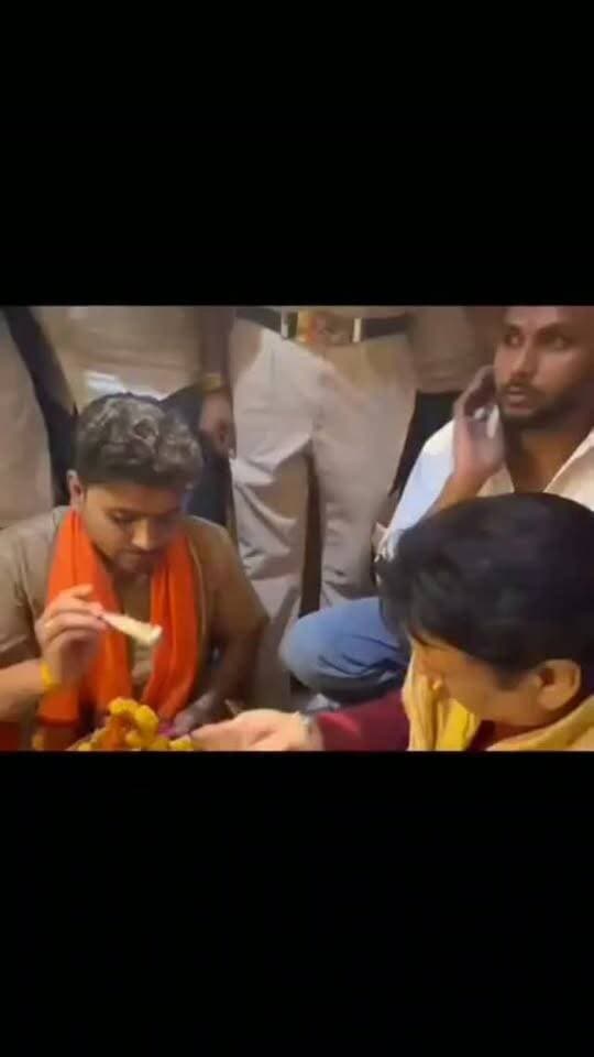 विश्व प्रसिद्ध मां बगलामुखी मंदिर पहुंचे एक्टर अभिनेता गोविंदा, मां बगलामुखी का किया दर्शन व पूजन#agar #ʙᴀɢᴀʟᴀᴍᴜᴋʜɪ #govinda #agar