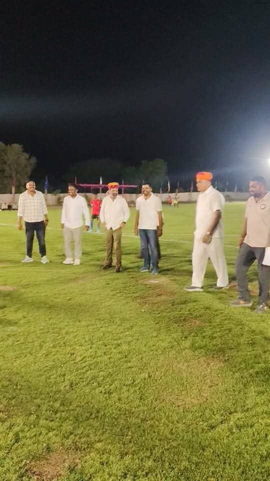 शेरगढ़ विधायक बाबूसिंह राठौड़ ने श्री आईनाथ इंग्लिश एकेडमी में खेला फुटबॉल
Babusingh Rathore