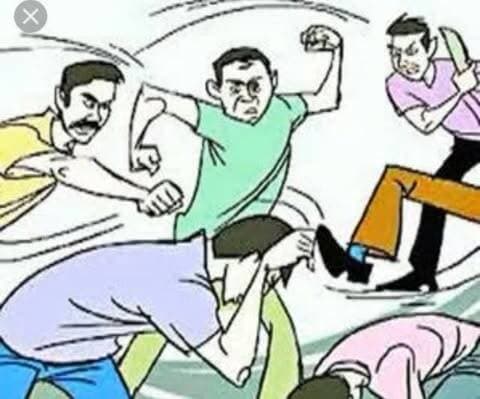 🚨 बरकट्ठा में अलग-अलग घटनाओं में चार घायल
सड़क दुर्घटना और मारपीट की घटनाओं में चार लोग घायल
बरकट्ठा प्रखंड क्षेत्र में हुई अलग-अलग घटनाओं में चार लोग घायल हो गए। 26 सितंबर की शाम सड़क दुर्घटना में लश्करी निवासी सुनील मुर्मू घायल हुए।
वहीं, कपका में हुई मारपीट की एक अन्य घटना में प्रवीण कुमार, कविता कुमारी और कुंती देवी घायल हुए।
सभी घायलों का इलाज सामुदायिक स्वास्थ्य केंद्र, बरकट्ठा में कराया गया। चिकित्सक ने सुनील मुर्मू को बेहतर इलाज के लिए शेख भिखारी मेडिकल कॉलेज अस्पताल, हजारीबाग रेफर किया।
बरकट्ठा की आवाज़
Barkatha Ki Awaz
